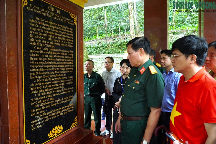 Hội Cựu chiến binh Bộ Y tế thăm lại chiến trường xưa và tri ân các anh hùng liệt sỹ tại Cao Bằng- Ảnh 11. Hội Cựu chiến binh Bộ Y tế thăm lại chiến trường xưa và tri ân các anh hùng liệt sỹ tại Cao Bằng- Ảnh 11.
