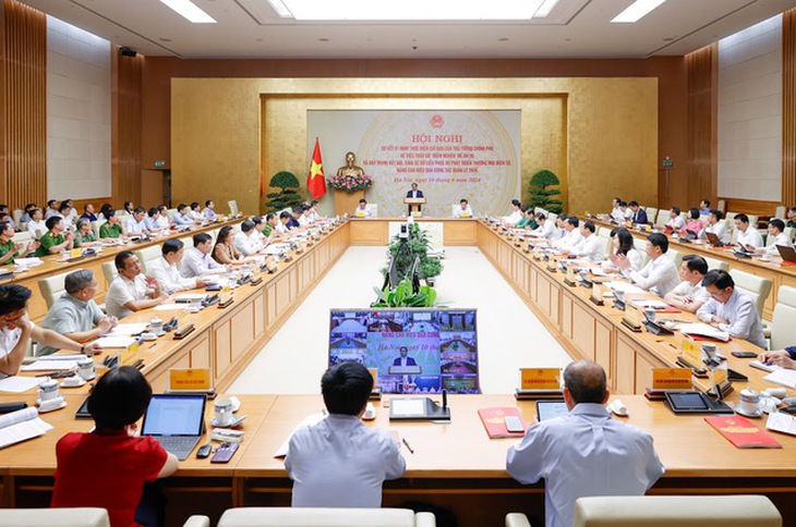 Thủ tướng: Triển khai Đề án 06 là 'điểm sáng' của chuyển đổi số ở nước ta- Ảnh 1.