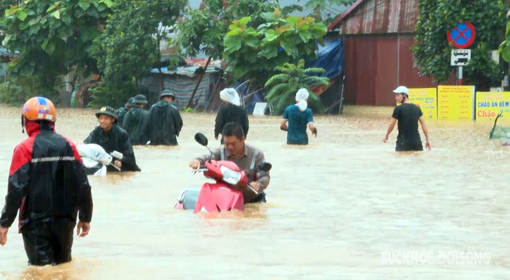 Nước sông dâng cao, thành phố Hà Giang chìm trong biển nước- Ảnh 9.