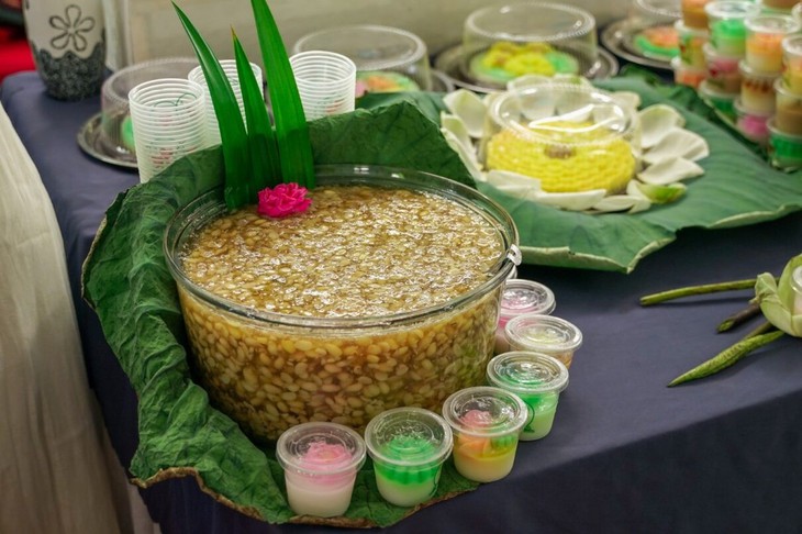 Ảnh: Hàng nghìn người tham gia Lễ hội Ẩm thực chay tại Tuần lễ Festival Nghệ thuật Quốc tế Huế- Ảnh 10.