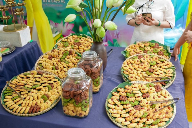 Ảnh: Hàng nghìn người tham gia Lễ hội Ẩm thực chay tại Tuần lễ Festival Nghệ thuật Quốc tế Huế- Ảnh 11.