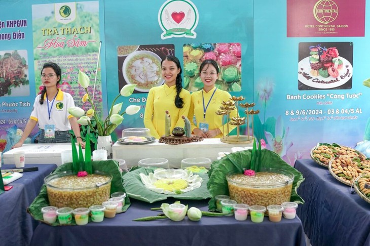 Ảnh: Hàng nghìn người tham gia Lễ hội Ẩm thực chay tại Tuần lễ Festival Nghệ thuật Quốc tế Huế- Ảnh 12.