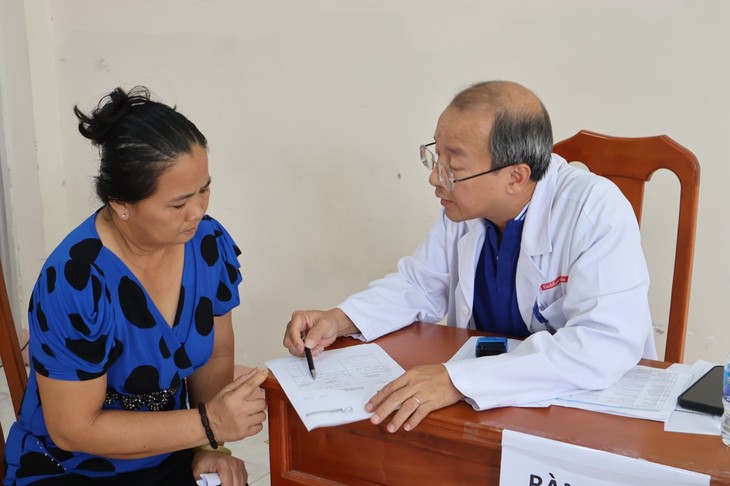 Victoria Healthcare tổ chức khám bệnh thiện nguyện cho 300 gia đình khó khăn tại Vĩnh Long- Ảnh 3. Victoria Healthcare tổ chức khám bệnh thiện nguyện cho 300 gia đình khó khăn tại Vĩnh Long- Ảnh 3.