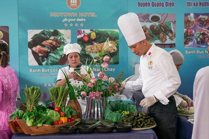 Ảnh: Hàng nghìn người tham gia Lễ hội Ẩm thực chay tại Tuần lễ Festival Nghệ thuật Quốc tế Huế- Ảnh 7.