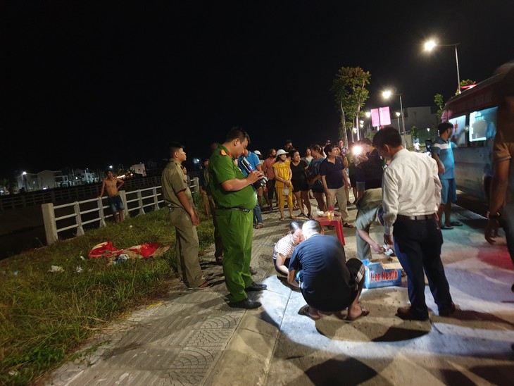 Hai cháu bé đuối nước thương tâm khi chơi tại kênh sinh thái- Ảnh 2.