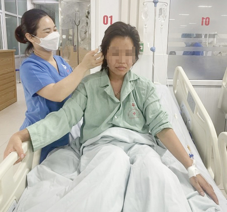 Người phụ nữ bị sét đánh khiến hôn mê sâu, ngừng tim, phổi đã hồi phục kỳ diệu- Ảnh 2.