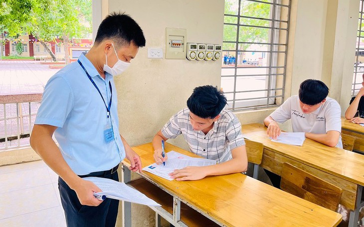 Mẫu giấy thi tốt nghiệp THPT năm nay thay đổi thế nào?