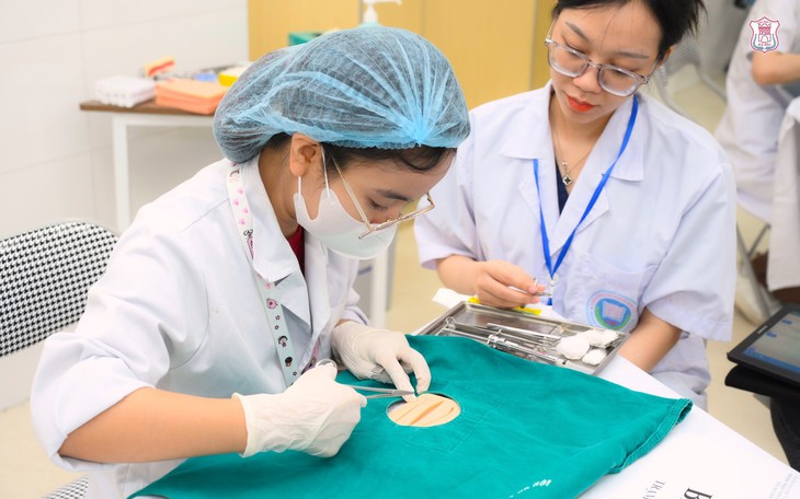 Trường Đại học Y Hà Nội mở ngành mới, cơ hội việc làm ra sao?