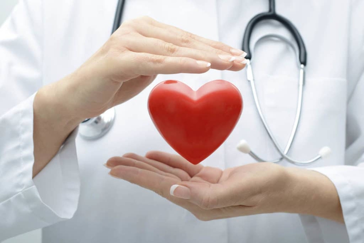 Hiệp hội Tim mạch Mỹ khuyến cáo người lớn khỏe mạnh không nên tiêu thụ quá 2.300 mg natri mỗi ngày. Hiệp hội Tim mạch Mỹ khuyến cáo người lớn khỏe mạnh không nên tiêu thụ quá 2.300 mg natri mỗi ngày.