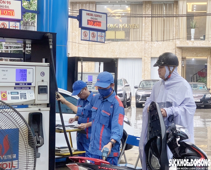 Giá xăng trong nước ngày mai có thể bật tăng trở lại sau 2 lần giảm- Ảnh 2.
