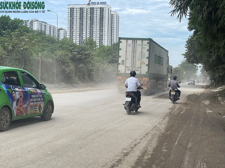 'Lô cốt' án ngữ, bụi mịt mù trên đại lộ Thăng Long- Ảnh 6.