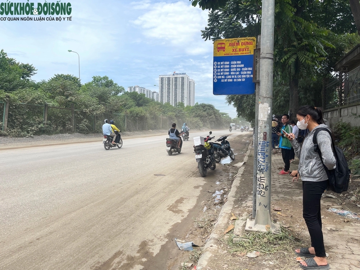 'Lô cốt' án ngữ, bụi mịt mù trên đại lộ Thăng Long- Ảnh 7.