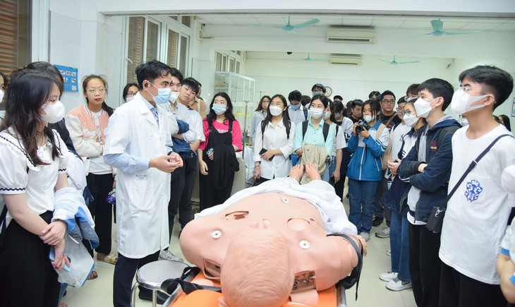 Không có sở trường khối B, thí sinh vẫn có cơ hội trúng tuyển trường đại học Y Dược- Ảnh 1. Không có sở trường khối B, thí sinh vẫn có cơ hội trúng tuyển trường đại học Y Dược- Ảnh 1.