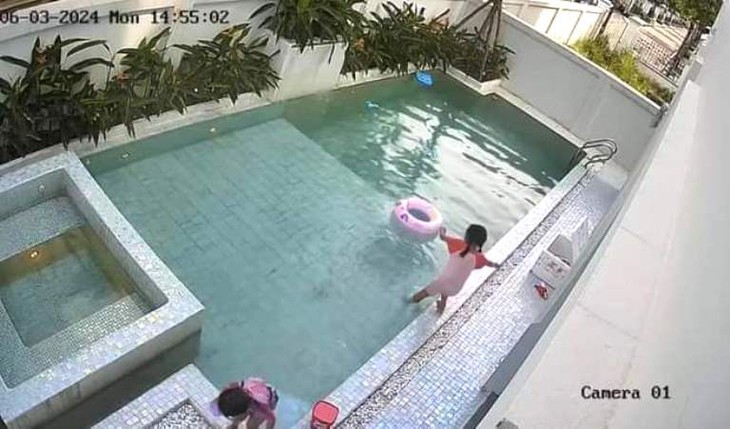 Tin mới nhất vụ 2 chị em ruột đuối nước trong bể bơi căn hộ nghỉ dưỡng tại Quảng Ninh - Ảnh 1.