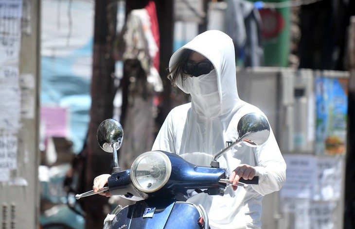 Chuyên gia lý giải vì sao thời tiết nóng nực, ngột ngạt dù nhiệt độ không quá cao- Ảnh 2. Chuyên gia lý giải vì sao thời tiết nóng nực, ngột ngạt dù nhiệt độ không quá cao- Ảnh 2.