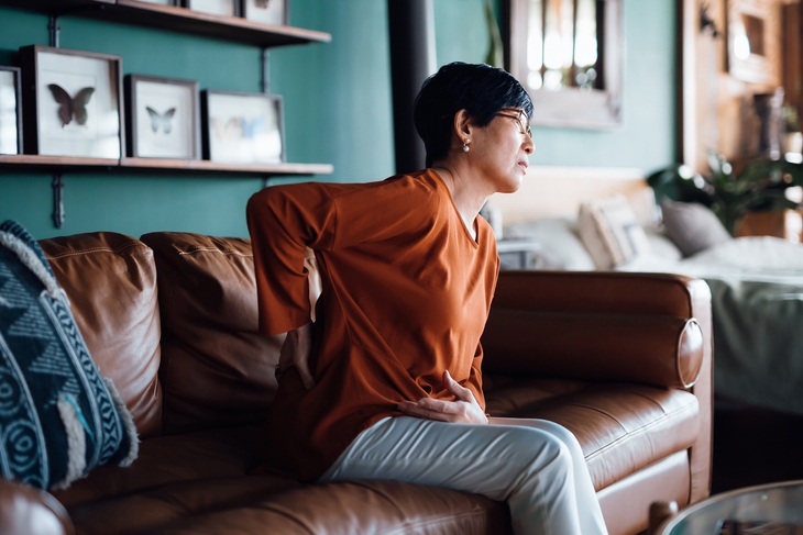 Thói quen xấu khiến nguy cơ loãng xương ngày càng trẻ hóa- Ảnh 1.