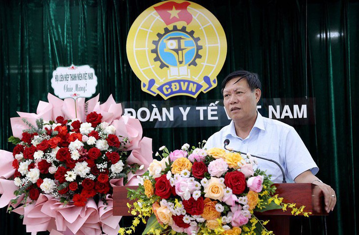 Ba tổ chức 'bắt tay' đẩy mạnh tuyên truyền vận động đăng ký hiến mô, tạng trong ngành y tế
- Ảnh 1. Ba tổ chức 'bắt tay' đẩy mạnh tuyên truyền vận động đăng ký hiến mô, tạng trong ngành y tế
- Ảnh 1.