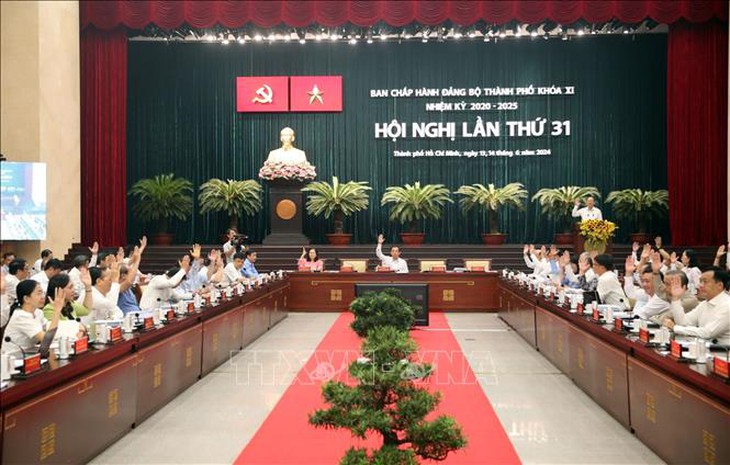 Tình hình kinh tế - xã hội của TPHCM có nhiều chuyển biến tích cực- Ảnh 2. Tình hình kinh tế - xã hội của TPHCM có nhiều chuyển biến tích cực- Ảnh 2.