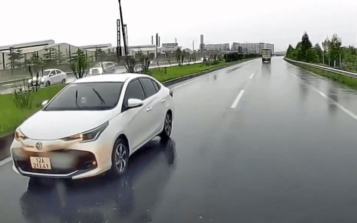 Liên tiếp phát hiện và xử phạt tài xế ô tô đi ngược chiều trên cao tốc