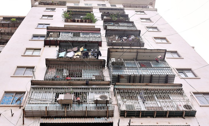 Thiếu lối thoát nạn thứ 2, người thuê chung cư, nhà trọ gặp khó khi có cháy- Ảnh 2.