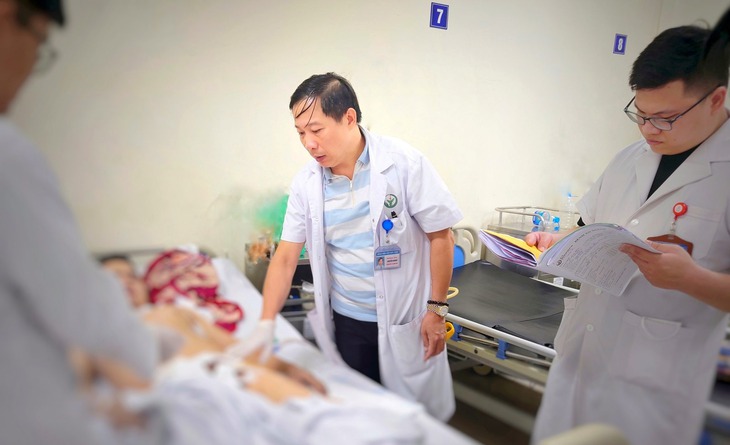 Nam công nhân suýt mất 'bản lĩnh đàn ông' khi vệ sinh máy trộn sơn- Ảnh 2. Nam công nhân suýt mất 'bản lĩnh đàn ông' khi vệ sinh máy trộn sơn- Ảnh 2.