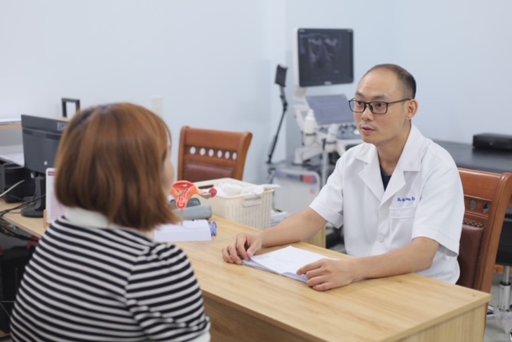 Bác sĩ chia sẻ phương pháp tự nhiên điều trị hội chứng buồng trứng đa nang gây hiếm muộn- Ảnh 1.