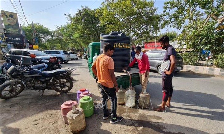 Cảnh báo đỏ cho các bang miền Bắc Ấn Độ do nắng nóng- Ảnh 2.