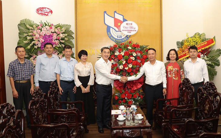 Lãnh đạo Bộ Y tế chúc mừng Hội Nhà báo và các cơ quan thông tấn, báo chí, truyền hình