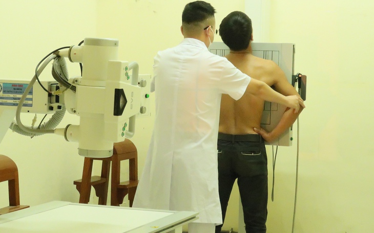 Tràn dịch màng phổi: Nguyên nhân, biểu hiện, cách điều trị và phòng bệnh