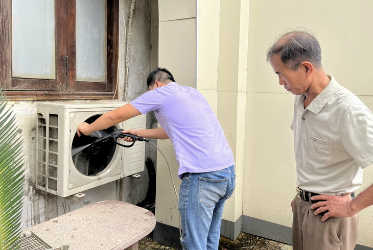 Các bệnh viện tăng cường bảo dưỡng hệ thống điều hoà, bố trí thêm quạt làm mát cho khu vực chờ khám, buồng bệnh.