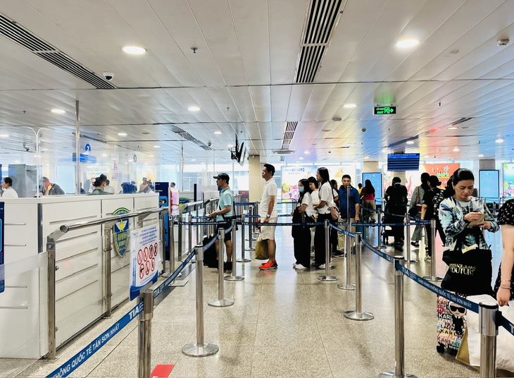 Tỷ lệ đặt vé máy bay mùa cao điểm hè vẫn ở mức trung bình thấp- Ảnh 1.