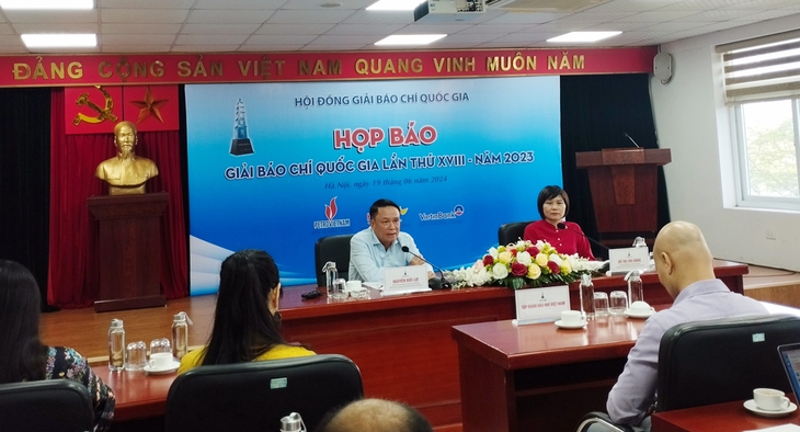 Hơn 1.900 tác phẩm gửi tham dự Giải Báo chí Quốc gia lần thứ 18- Ảnh 1. Hơn 1.900 tác phẩm gửi tham dự Giải Báo chí Quốc gia lần thứ 18- Ảnh 1.