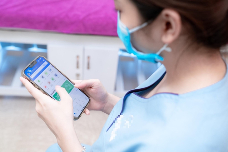 Bộ trưởng Đào Hồng Lan yêu cầu đẩy mạnh chuyển đổi số và triển khai Đề án 06 trong ngành y tế- Ảnh 1.