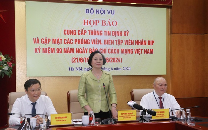 Từ 1/7, tăng 30% lương cơ sở cho cán bộ, công chức, viên chức, lực lượng vũ trang
