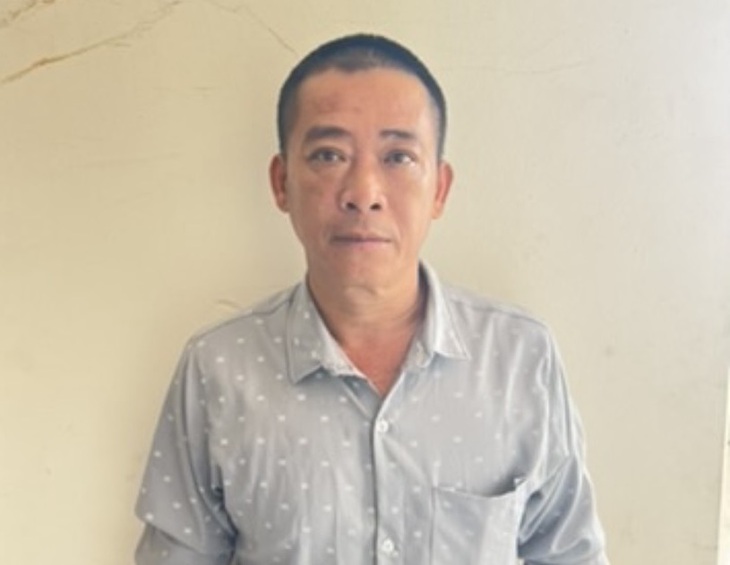 Xúc phạm bạn trai của người yêu cũ, người đàn ông bị hắt nồi nước lẩu đang sôi vào mặt- Ảnh 1. Xúc phạm bạn trai của người yêu cũ, người đàn ông bị hắt nồi nước lẩu đang sôi vào mặt- Ảnh 1.