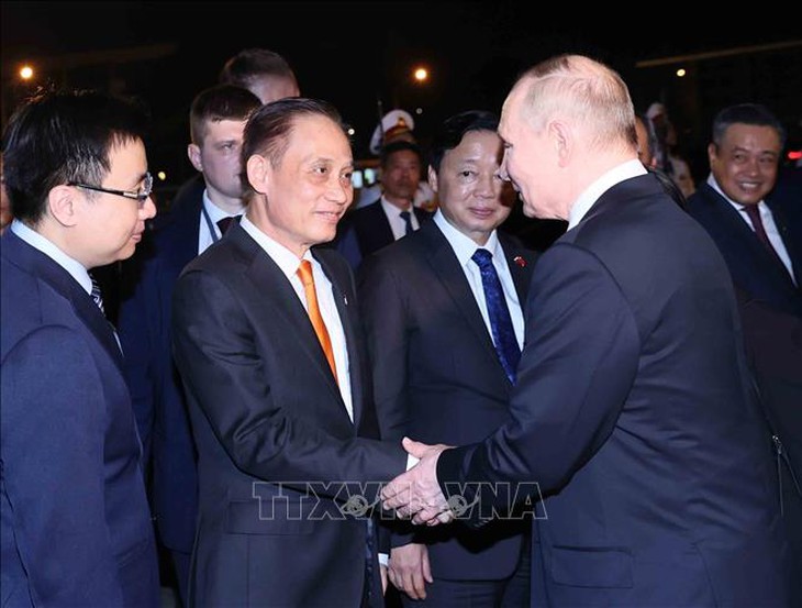 Tổng thống LB Nga Vladimir Putin kết thúc tốt đẹp chuyến thăm cấp Nhà nước tới Việt Nam- Ảnh 1. Tổng thống LB Nga Vladimir Putin kết thúc tốt đẹp chuyến thăm cấp Nhà nước tới Việt Nam- Ảnh 1.