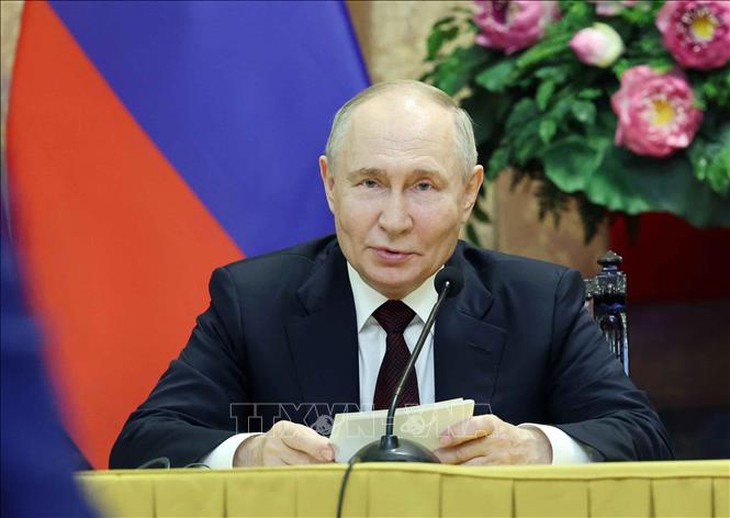 Chủ tịch nước Tô Lâm và Tổng thống Vladimir Putin gặp gỡ báo chí- Ảnh 3. Chủ tịch nước Tô Lâm và Tổng thống Vladimir Putin gặp gỡ báo chí- Ảnh 3.