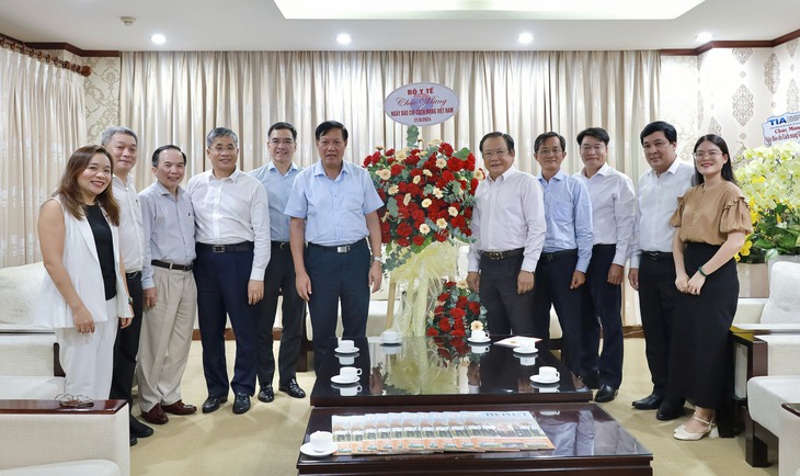 Thứ trưởng Bộ Y tế chúc mừng các cơ quan thông tấn báo chí tại TPHCM- Ảnh 2.