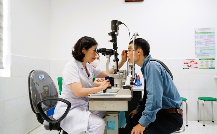 Bệnh viện Mắt Hải Phòng khám, tư vấn miễn phí cho nhà báo, phóng viên- Ảnh 2.