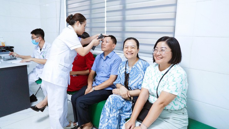 Bệnh viện Mắt Hải Phòng khám, tư vấn miễn phí cho nhà báo, phóng viên- Ảnh 6.