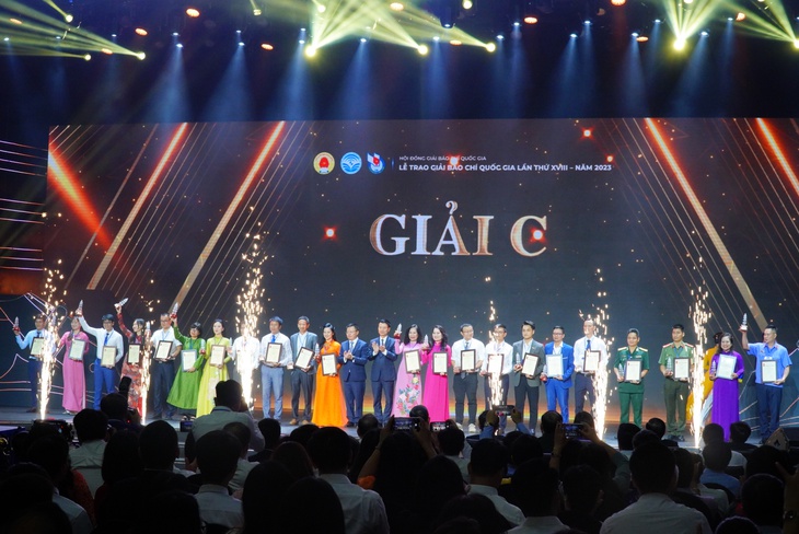 Chủ tịch Hội Nhà báo Việt Nam: Người làm báo đã thể hiện bản lĩnh chính trị vững vàng - Ảnh 3. Chủ tịch Hội Nhà báo Việt Nam: Người làm báo đã thể hiện bản lĩnh chính trị vững vàng - Ảnh 3.