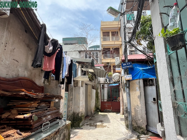 Nắng nóng như đổ lửa, bệnh nhân xóm chạy thận có điều hòa cũng không dám bật vì lo không còn tiền chữa bệnh- Ảnh 1.