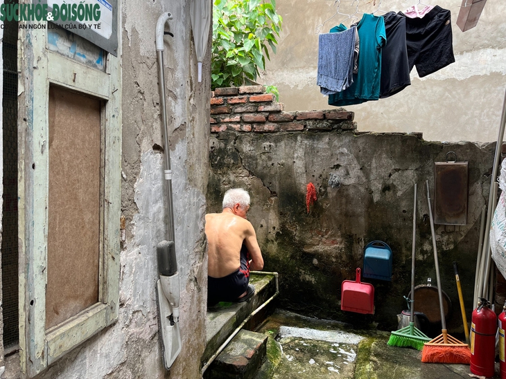 Nắng nóng như đổ lửa, bệnh nhân xóm chạy thận có điều hòa cũng không dám bật vì lo không còn tiền chữa bệnh- Ảnh 9.