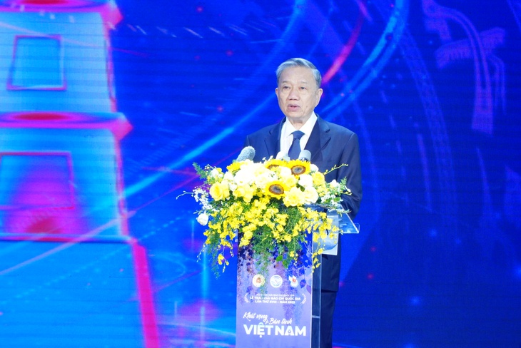 Chủ tịch nước Tô Lâm: Báo chí cách mạng phải thực sự trở thành dòng thông tin trong không gian số- Ảnh 2. Chủ tịch nước Tô Lâm: Báo chí cách mạng phải thực sự trở thành dòng thông tin trong không gian số- Ảnh 2.