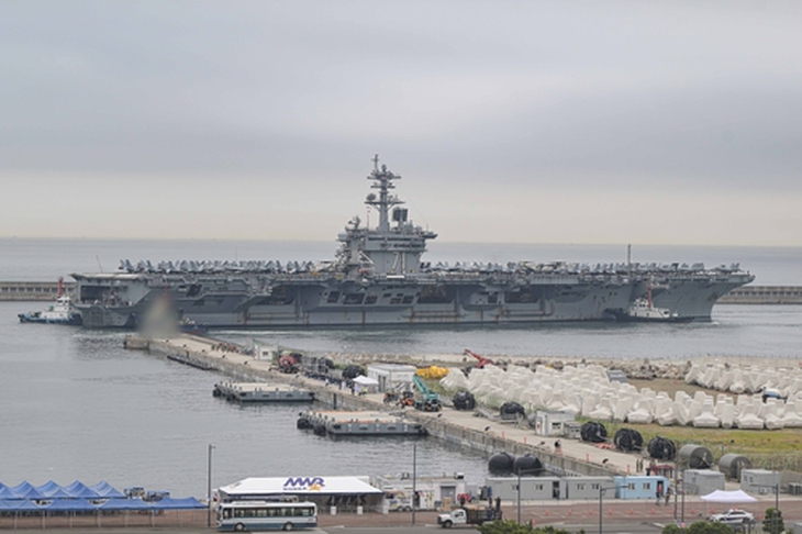 Tàu sân bay USS Theodore Roosevelt của Mỹ bất ngờ xuất hiện tại Hàn Quốc- Ảnh 1. Tàu sân bay USS Theodore Roosevelt của Mỹ bất ngờ xuất hiện tại Hàn Quốc- Ảnh 1.