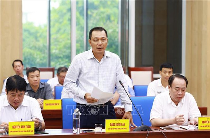 Thủ tướng Phạm Minh Chính: Mở đợt thi đua nước rút hoàn thành xây dựng Đường dây 500kV mạch 3- Ảnh 3. Thủ tướng Phạm Minh Chính: Mở đợt thi đua nước rút hoàn thành xây dựng Đường dây 500kV mạch 3- Ảnh 3.