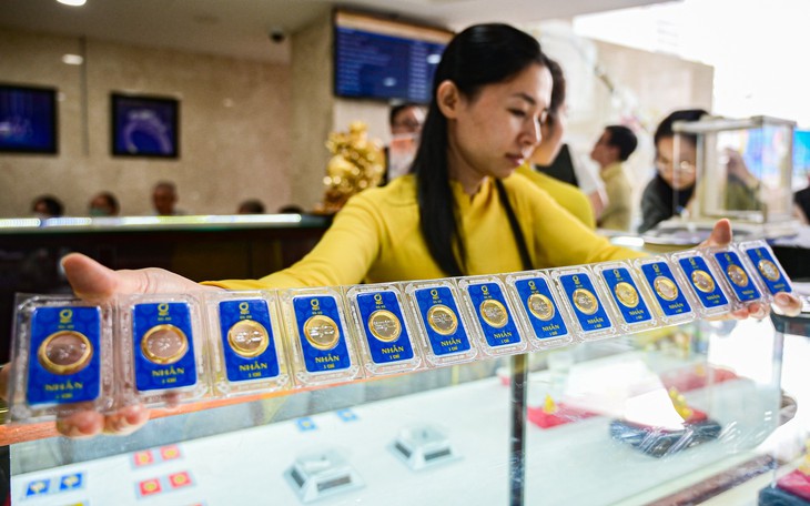 Giá vàng hôm nay ngày 23/6 chốt tuần biến động mạnh