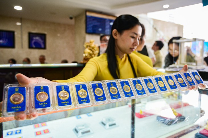 Giá vàng hôm nay ngày 23/6 chốt tuần biến động mạnh- Ảnh 1. Giá vàng hôm nay ngày 23/6 chốt tuần biến động mạnh- Ảnh 1.