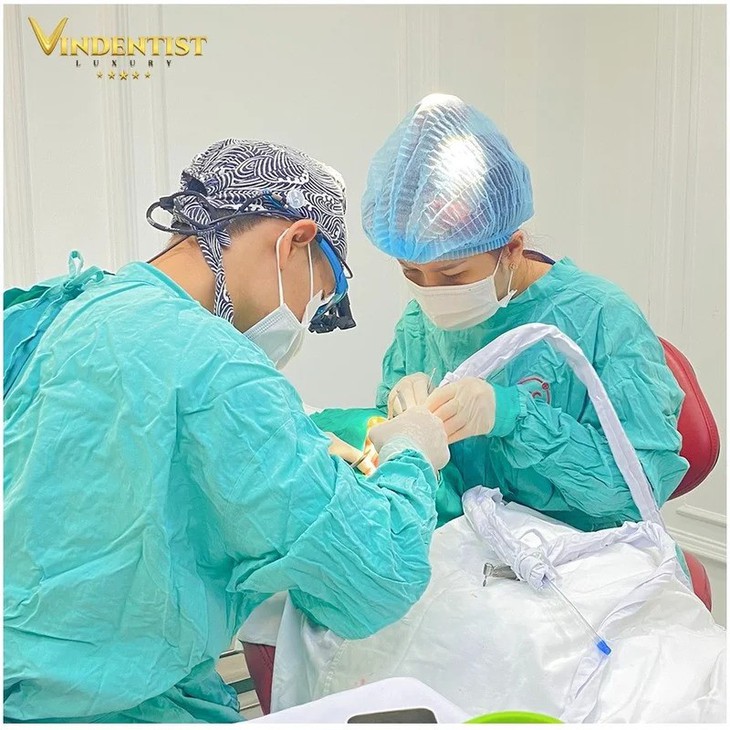 Nụ cười rạng ngời - Tự tin tỏa sáng cùng Nha khoa Thẩm mỹ VIN Dentist tại Đà Nẵng- Ảnh 3. Nụ cười rạng ngời - Tự tin tỏa sáng cùng Nha khoa Thẩm mỹ VIN Dentist tại Đà Nẵng- Ảnh 3.