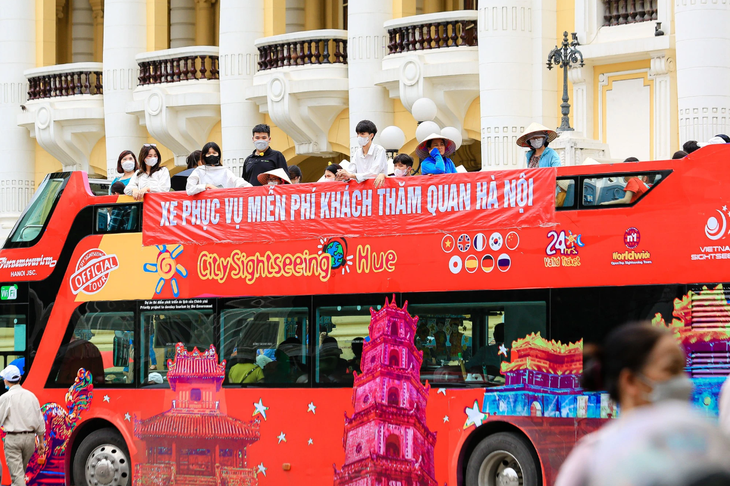 Kỳ vọng gì ở tuyến buýt city tour kết nối nội thành và ngoại thành?- Ảnh 3. Kỳ vọng gì ở tuyến buýt city tour kết nối nội thành và ngoại thành?- Ảnh 3.